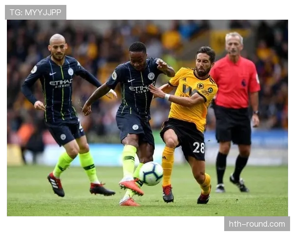 奥斯梅恩与努涅斯：全能中锋与门前终结者的战术角色对比